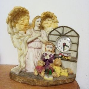 Vintage Tianguan M5188 Resin with  Wooden Base Angel Clock Non Working